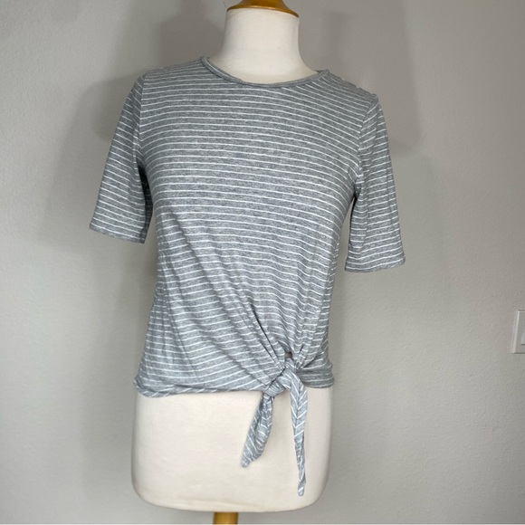 Banana Republic Tops - Banana Republic Women's Gray White Stripe Tie Front T-Shirt Size Small Casual